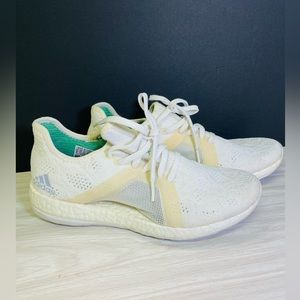 ADIDAS UltraBoost 20 Running Shoes, women’s Size9